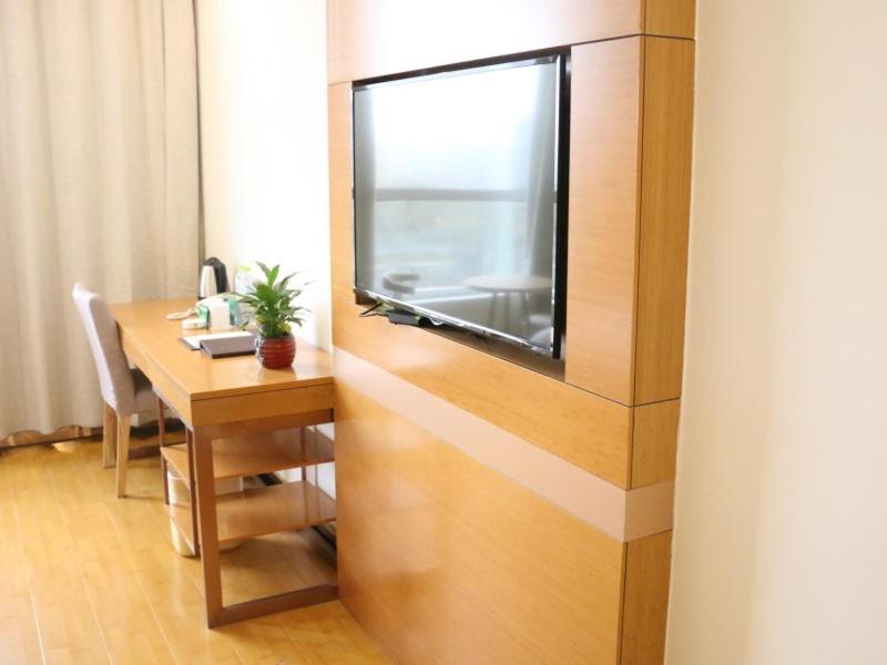 GreenTree Inn Linyi Beicheng New Area North Mengshan Road Express Hotel, Linyi, China