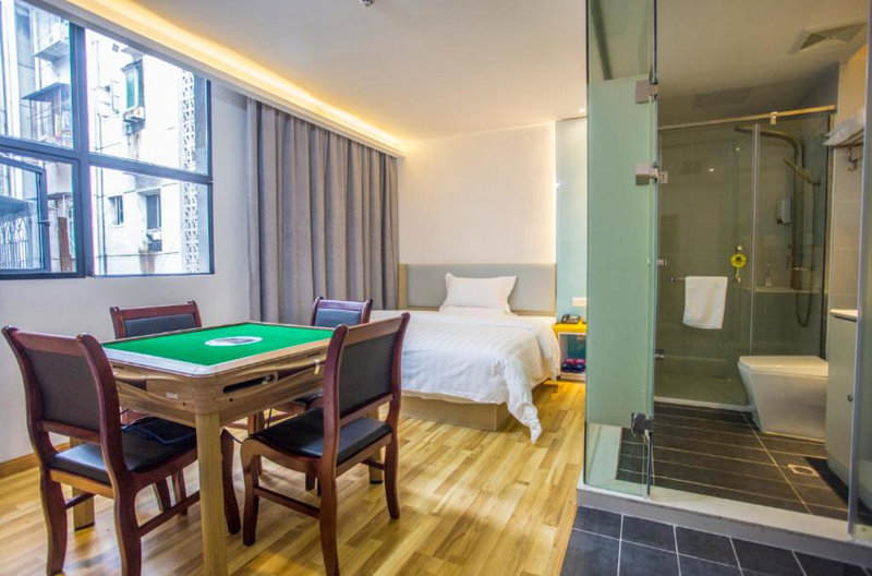 7Days Inn Huaihua Zhijiang Pedestrian Street Branch, Huaihua, China
