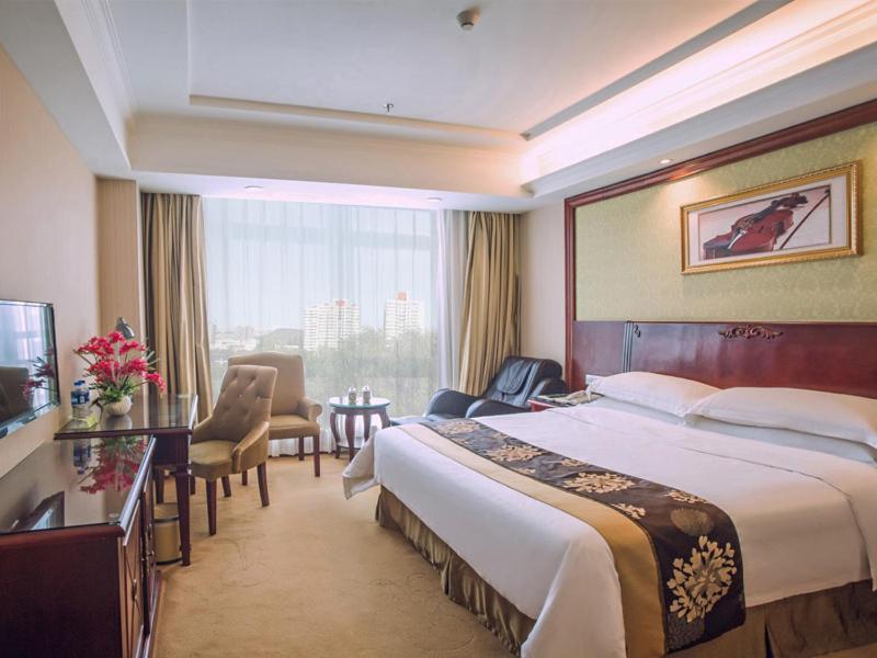 Vienna International Hotel Huizhou South Railway Station, China