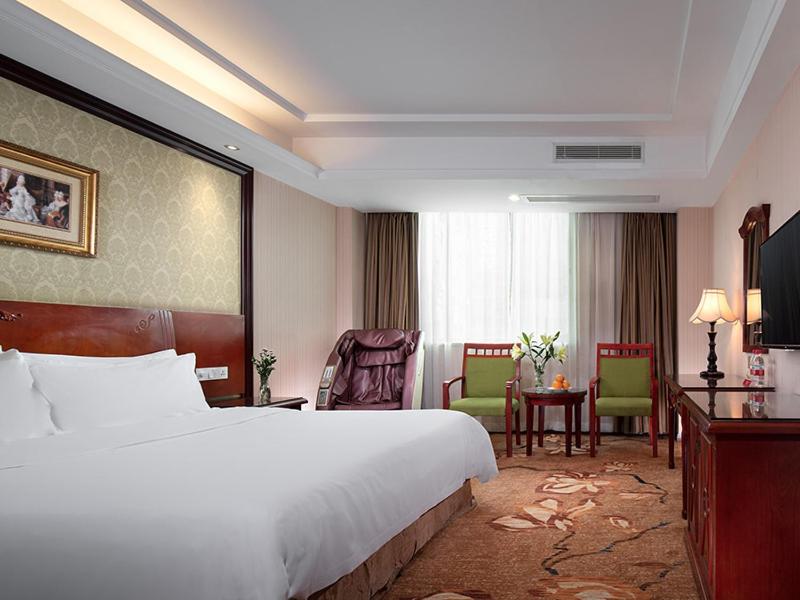 Vienna International Hotel Huizhou South Railway Station, Huizhou, China