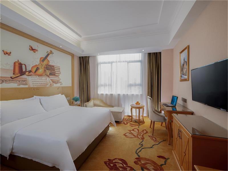 Vienna Hotel Huiyang Sanhe Square, Huizhou, China