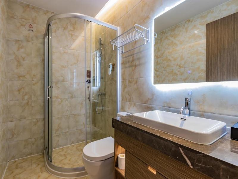 Gya Jiaxing City Haiyan County Chang'an South Road Lishi Plaza Hotel, Jiaxing, China