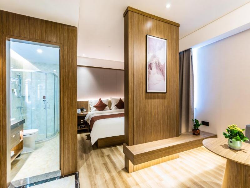 Gya Jiaxing City Haiyan County Chang'an South Road Lishi Plaza Hotel, Jiaxing, China