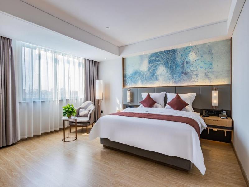 Gya Jiaxing City Haiyan County Chang'an South Road Lishi Plaza Hotel, Jiaxing, China