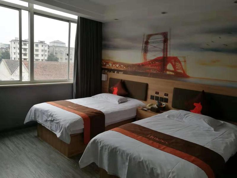 JUN Hotels Zhejiang Jiaxing Haiyan Qiyuan North Road, Jiaxing, China