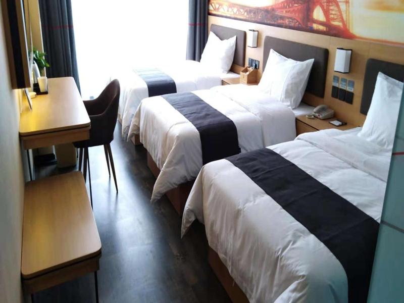 Thank Inn Plus Hotel Henan Kaifeng Tongxu county Renmin Road, Kaifeng, China