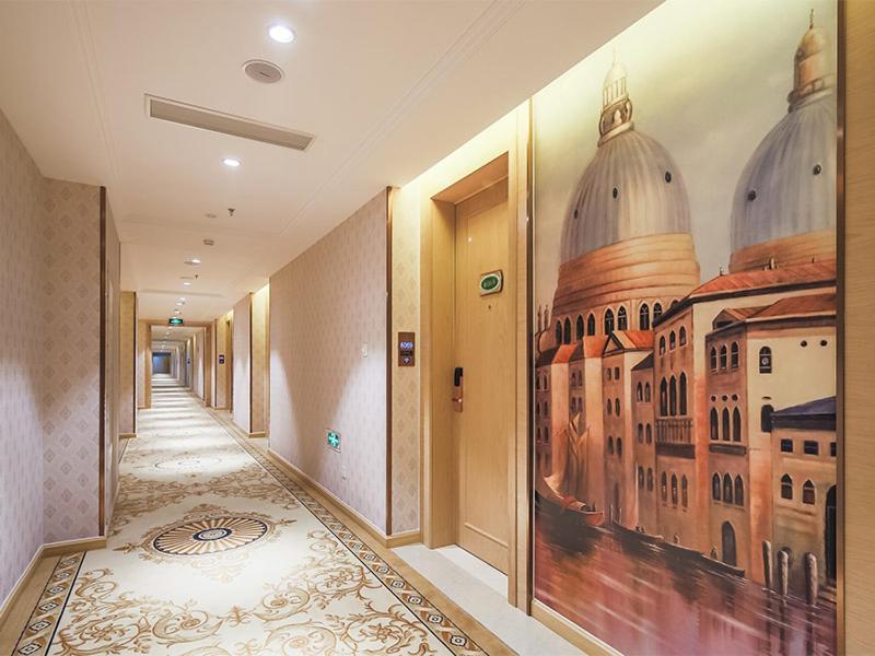 Vienna Hotel(Nanjin Fuzimiao Muxuyuan Subway Station), Nanjing, China