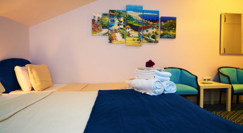Gumuldur Mavi Deniz Otel, Menderes, Turkey