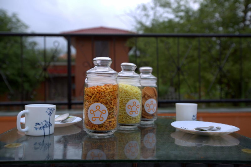 SaffronStays Nithyam - 2BR budget pool villa in Wada, gated community, Wi-Fi, river walk, near Mumbai via NH48, Pālghar, India