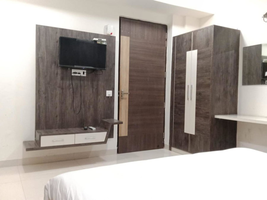 Hotel Golden Leaf, Mohali, India
