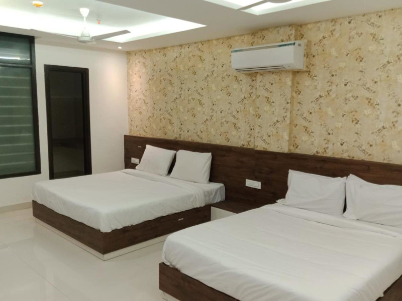 Hotel Golden Leaf, Mohali, India