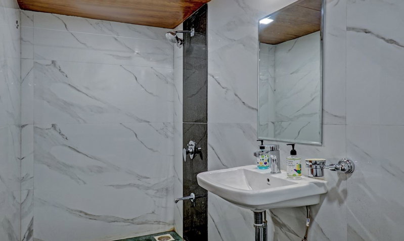 Hotel Lake Paradise Mahabaleshwar, Mahabaleshwar, India