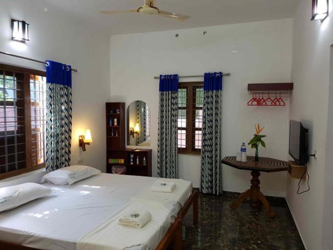 Southcanal Holidays, Alleppey, India