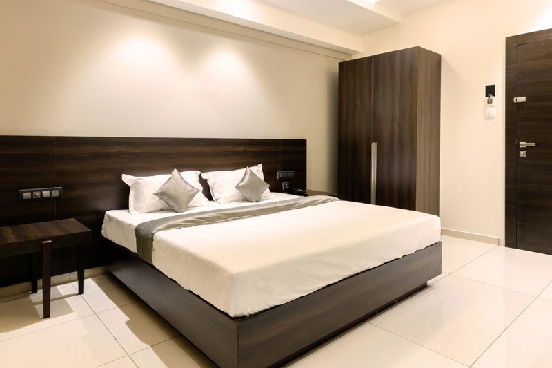 Hotel Paramount Suites & Service Apartments, Mangalore, India
