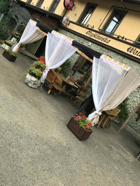 Zajazd Myśliwska, Walidrogi, Poland