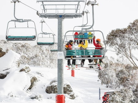 Silvertrees 5 - Central 3BR Townhouse l Lake Views l Spa l BBQ l WiFi, Jindabyne, Australia