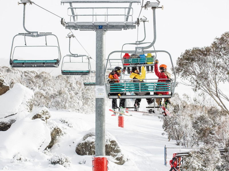 Silvertrees 5 - Central 3BR Townhouse l Lake Views l Spa l BBQ l WiFi, Jindabyne, Australia