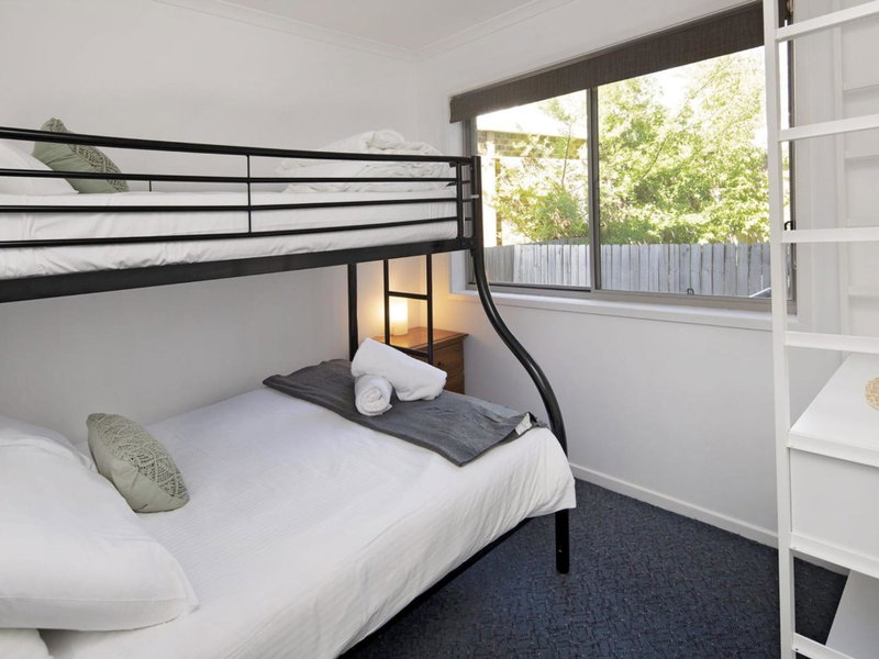 Silvertrees 5 - Central 3BR Townhouse l Lake Views l Spa l BBQ l WiFi, Jindabyne, Australia
