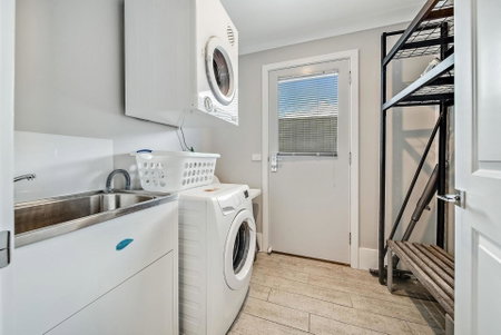 The Mountain House - Luxury 4BR Home l WiFi l Netflix l BBQ l Nespresso Machine, Jindabyne, Australia