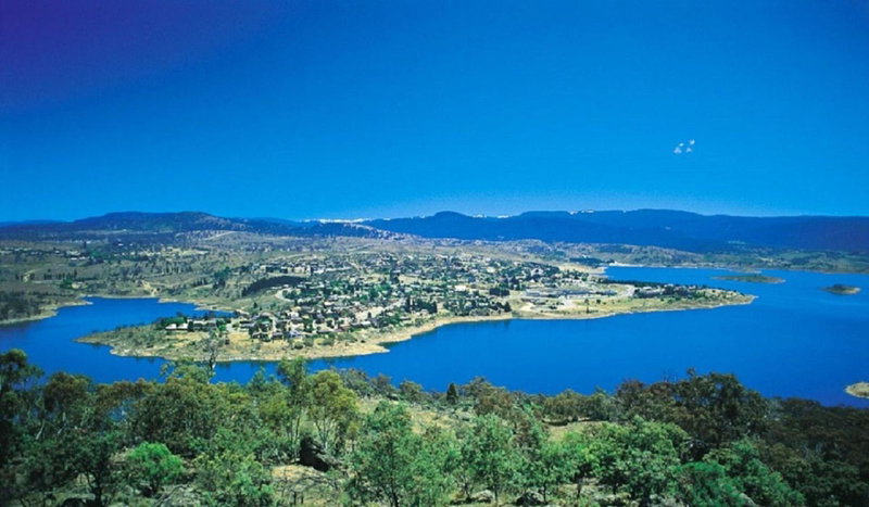 The Mountain House - Luxury 4BR Home l WiFi l Netflix l BBQ l Nespresso Machine, Jindabyne, Australia