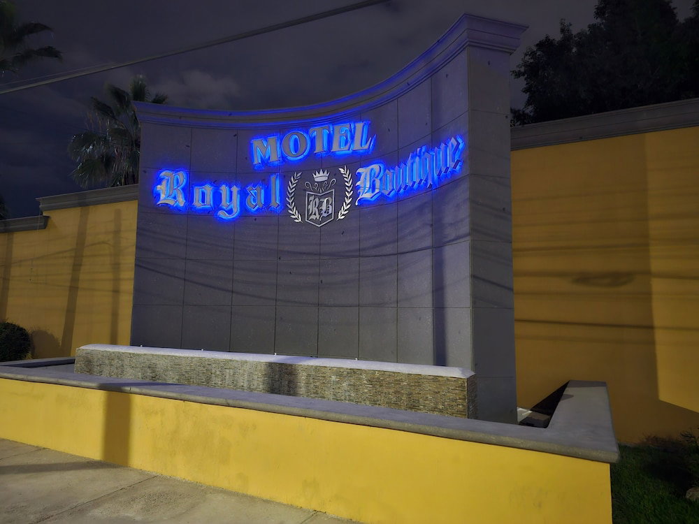 Royal Boutique, Mexico