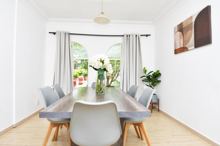 Spacious Menlyn Maine Villa, Pretoria, South Africa
