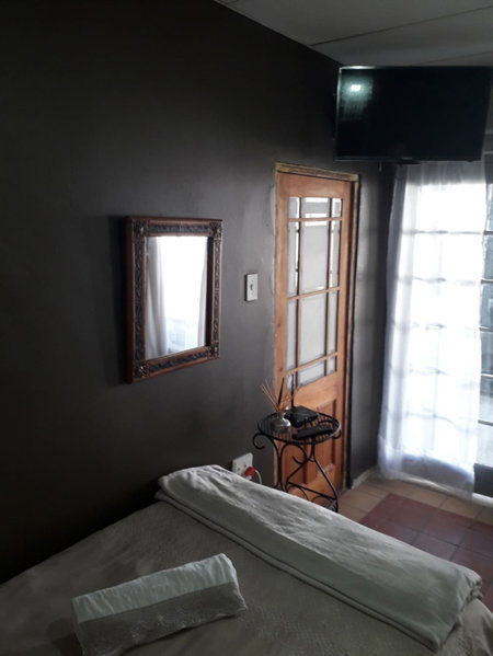 Relax in Joy & Mignon for a bushveld Feeling, Bloemfontein, South Africa