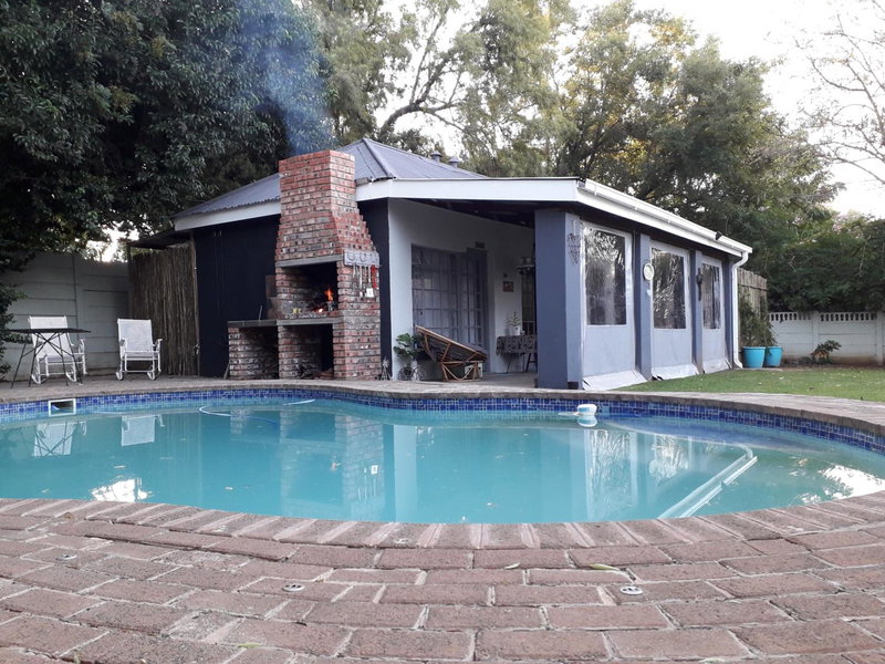 Relax in Joy & Mignon for a bushveld Feeling, Bloemfontein, South Africa