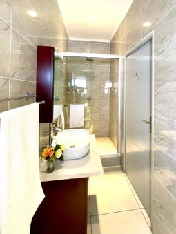 Azinnia Rivonia Guest House, Johannesburg, South Africa