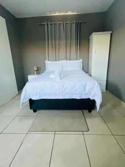 Tshukudu Guesthouse, Soweto, South Africa