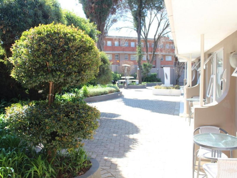 Comfort e Casa Lodge Near OR Tambo Airport, Kempton Park, South Africa