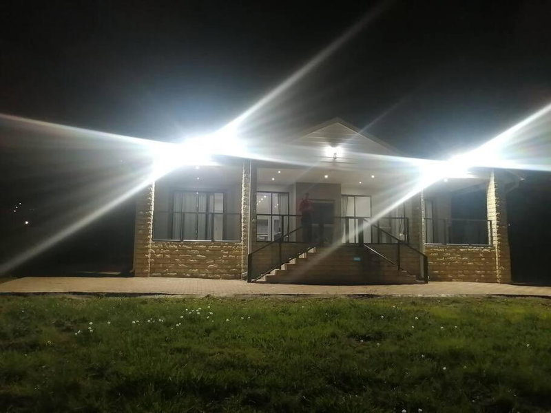 8sIndoor indoor pool4 bedroom villaGreat view and backup power, Clarens, South Africa