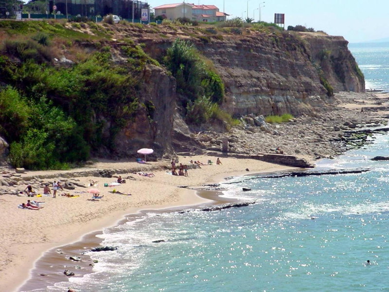 Go PT - Private challet with swimming pool and garden, Parede, Portugal