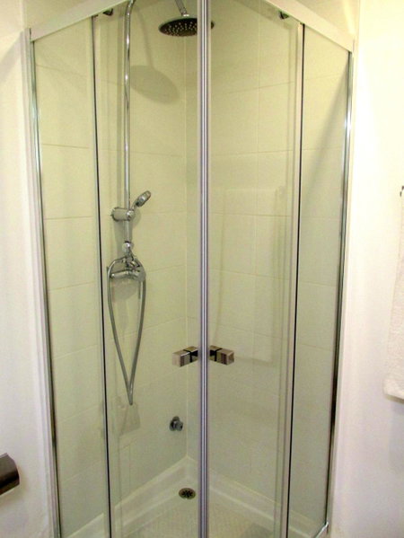 Go PT - Private challet with swimming pool and garden, Parede, Portugal