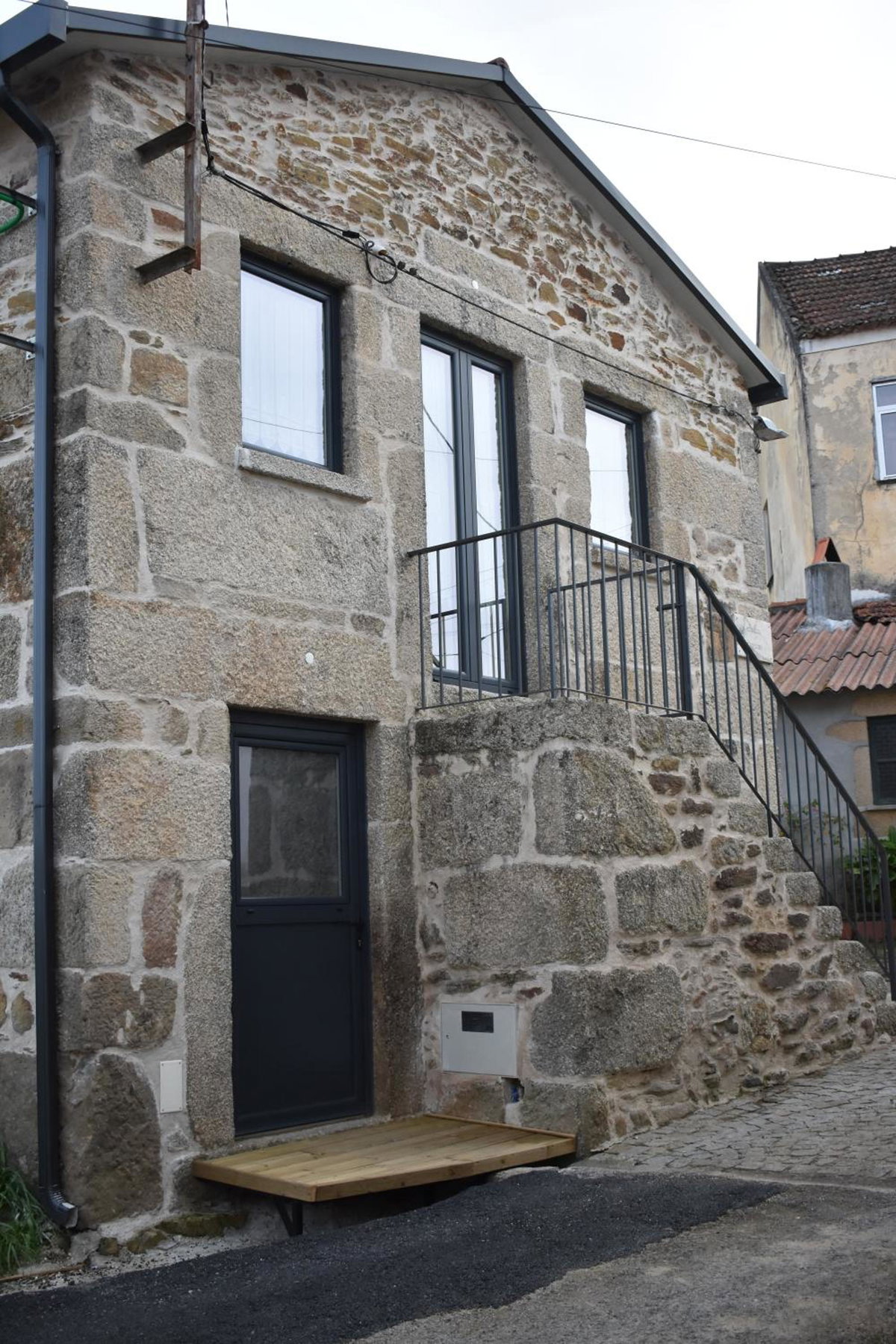 Casa das Andorinhas, Portugal