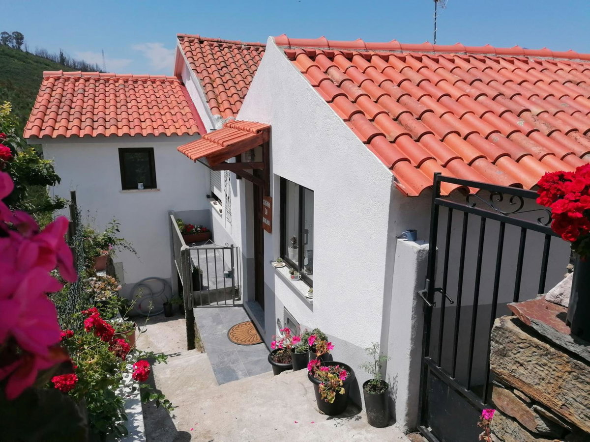 Casinha da Deolinda, Portugal