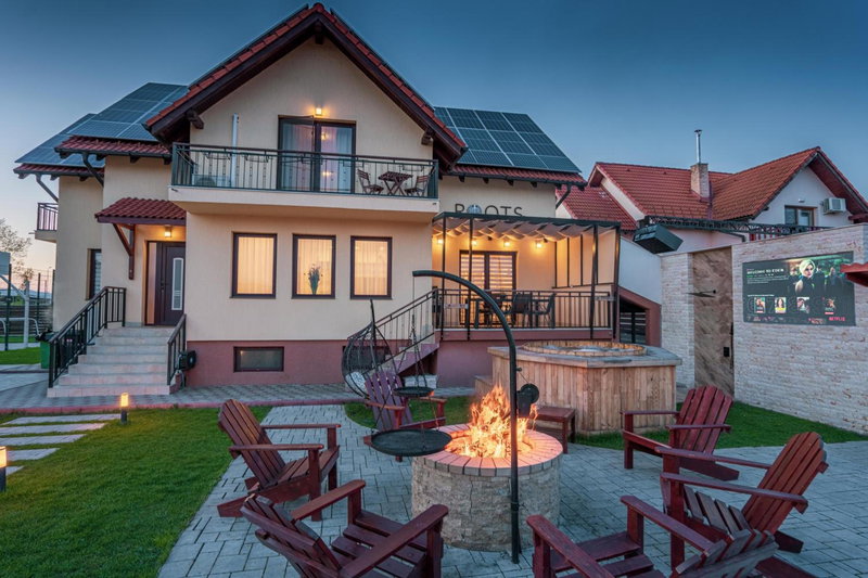 Roots Villa Redwood, Braşov, Romania