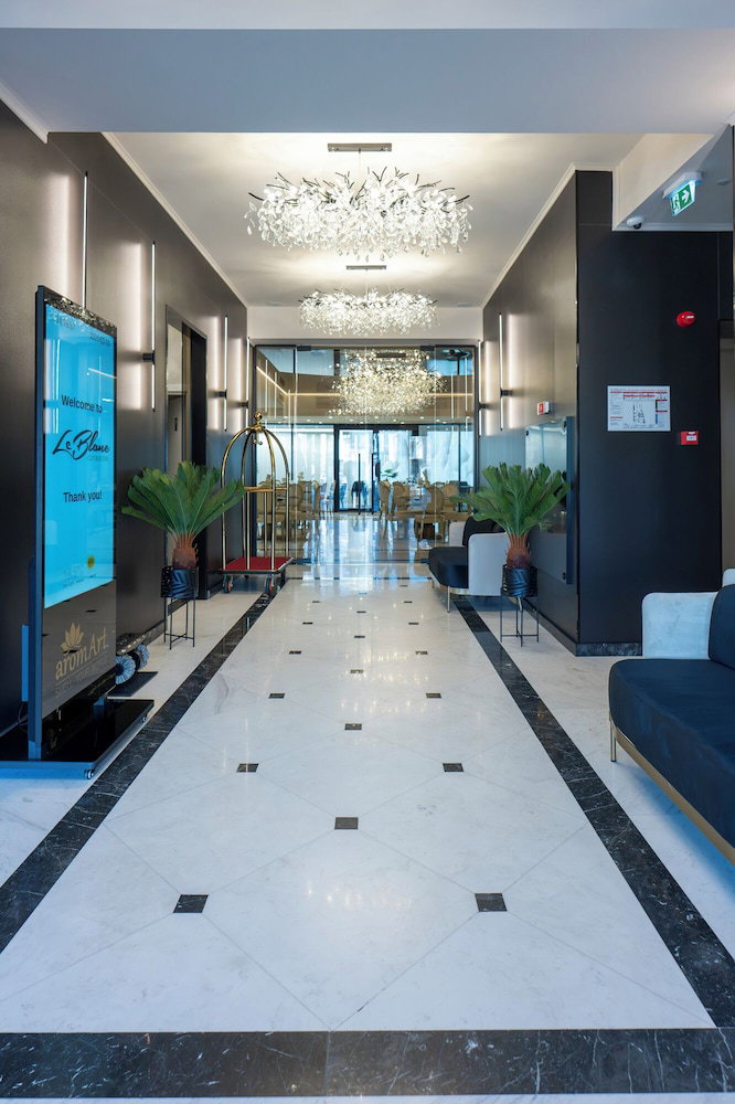 Le Blanc Cotroceni hotel, Romania