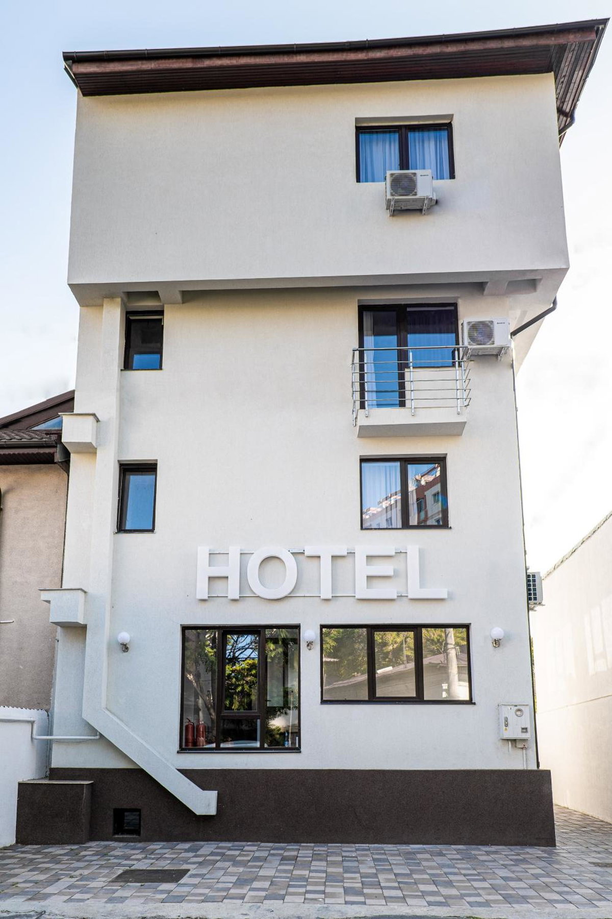 Simona Apartaments, Romania
