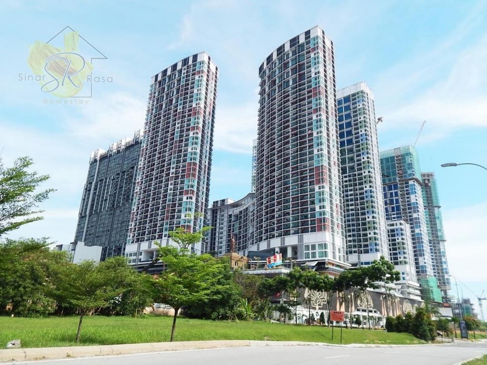 Sinar Rasa Homestay I-City I-Soho, Malaysia