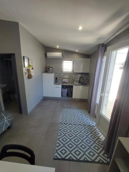 Studio meublé tout confort climatisé, Bollène, France