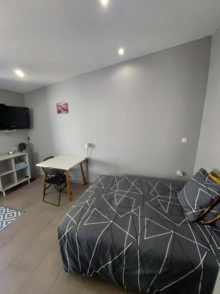 Studio meublé tout confort climatisé, Bollène, France
