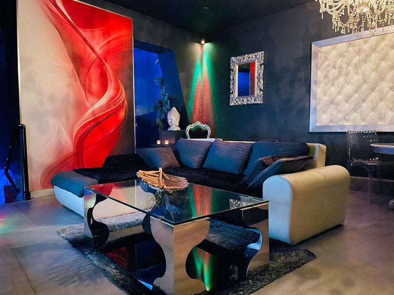 loveroom21, Valenciennes, France