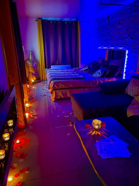 loveroom21, Valenciennes, France