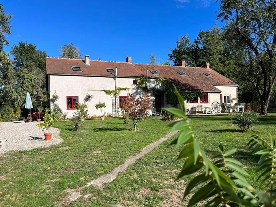 Hotel · Champ Du Bois, Limoise
