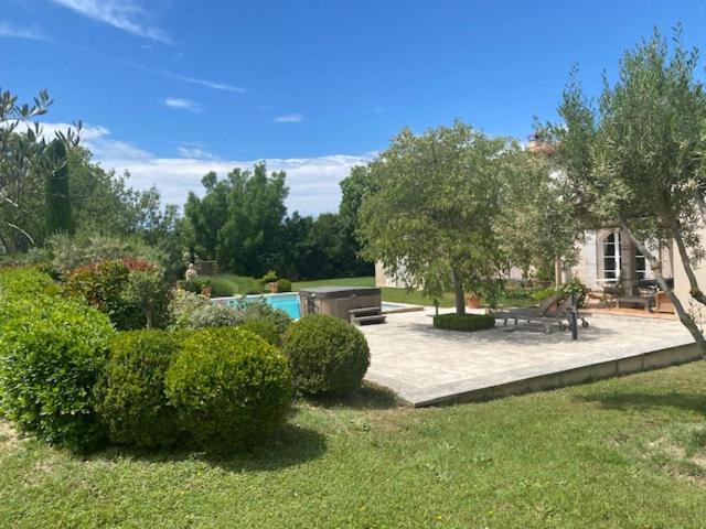Mas des IRIS, Saint-Rémy-de-Provence, France