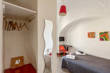 Da Gianni e Lucia Rooms with bathroom in the city center, Catania, Italy