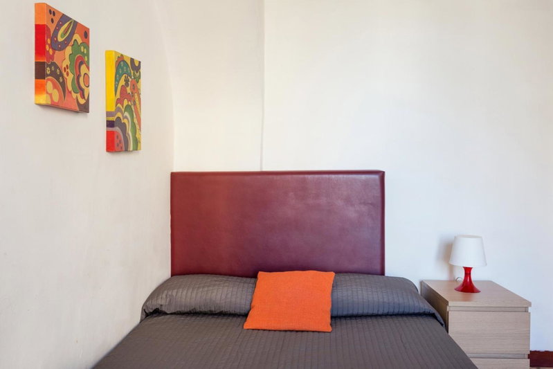 Da Gianni e Lucia Rooms with bathroom in the city center, Catania, Italy