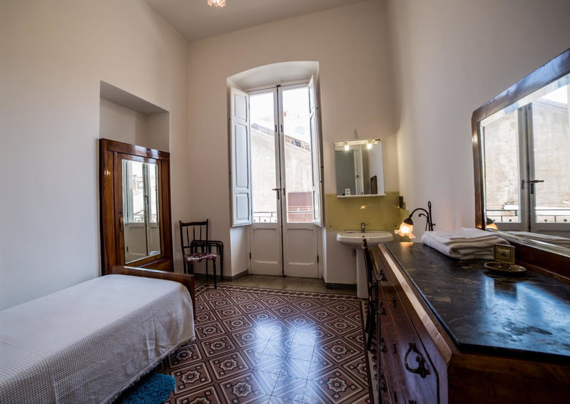 Hotel AeR BJ Vittoria, Cagliari, Italy