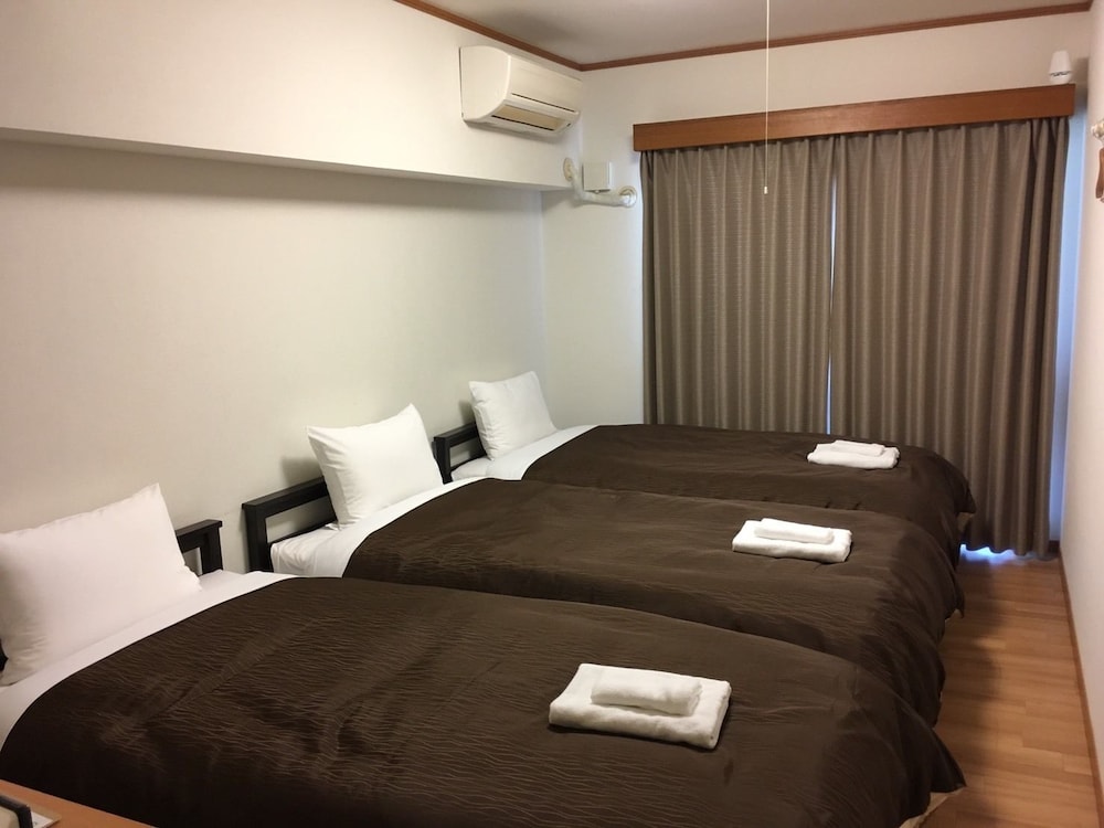 Y‘ Rise To Hotel Miyakojima, Japan